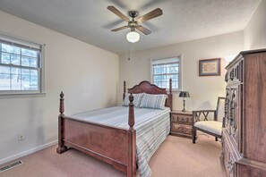 Interior - Lake Sinclair Cottage With Deck & Boat Dock! (Milledgeville)