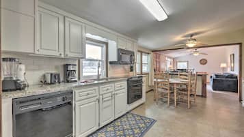 House (2 Bedrooms) | Interior