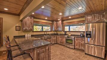 Rumah (2 Bedrooms) | Interior