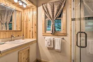 House (3 Bedrooms) | Interior - Hot Tub & Fire Pit: Pet-friendly Clayton Escape! (Clayton)