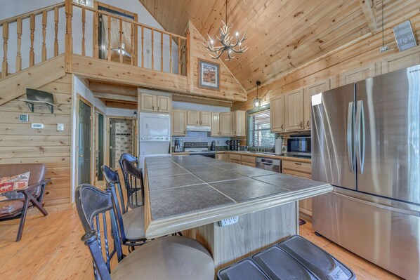 Private kitchen - 16 Mi to Ski Apache: Ruidoso Cabin Rental (Ruidoso)