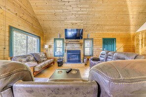 House (3 Bedrooms) | Interior - 16 Mi to Ski Apache: Ruidoso Cabin Rental (Ruidoso)