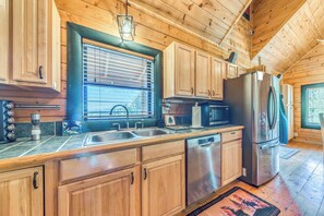 House (3 Bedrooms) | Interior - 16 Mi to Ski Apache: Ruidoso Cabin Rental (Ruidoso)