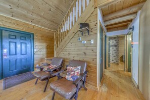 Interior - 16 Mi to Ski Apache: Ruidoso Cabin Rental (Ruidoso)