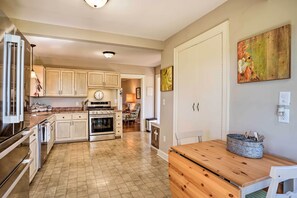 House (4 Bedrooms) | Interior - Spacious Home + Acreage, 16 Mi to Chattanooga (Chickamauga)