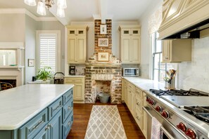 Apartment (2 Bedrooms) | Interior - Balcony, Garden & Grill: Historic Savannah Home! (Savannah)