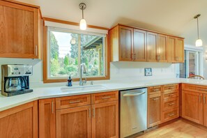 House (3 Bedrooms) | Interior - Beautiful Seattle Home w/ Patio ~ 9 Mi to Downtown (Seattle)