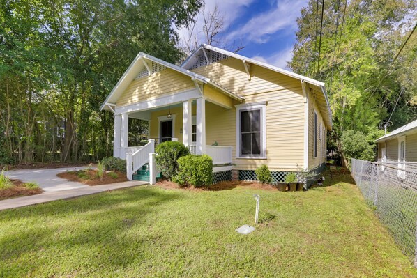 Cottage (2 Bedrooms) | Front of property