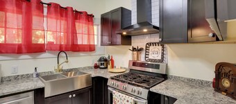 Thomasville Cottage Near The Big Oak & Downtown!