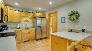 House (3 Bedrooms) | Interior