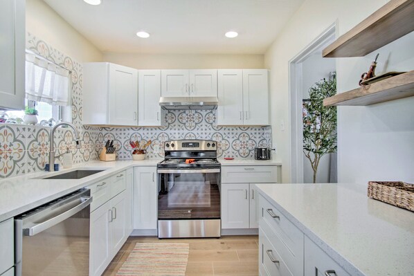 House (2 Bedrooms) | Interior - Centrally Located Tucson Home ~ 5 Mi to Dtwn! (Tucson)