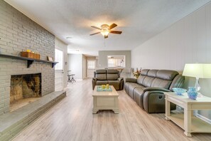 House (5 Bedrooms) | Interior