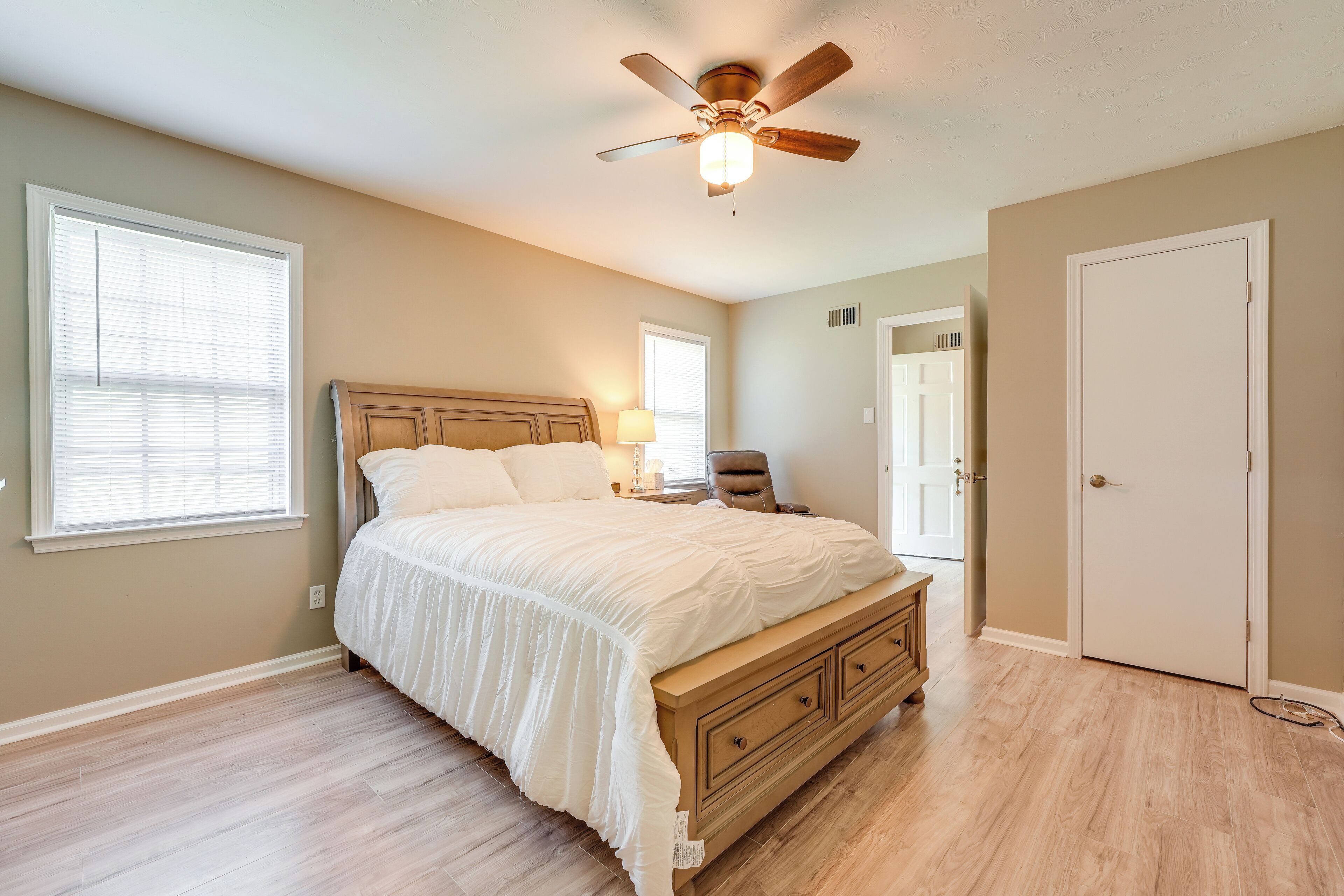 House (5 Bedrooms) | Interior