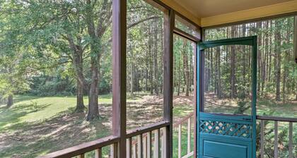 Cozy Pine Mountain Cabin w/ Screened Porch & Yard!