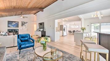 Rumah (5 Bedrooms) | Bagian depan properti