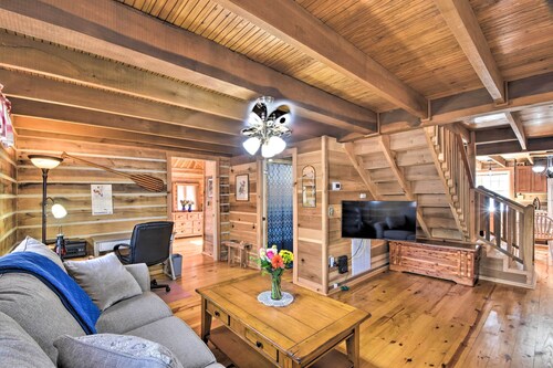 The Lake Place Cabin w/ Golf Cart & Free Kayaks!