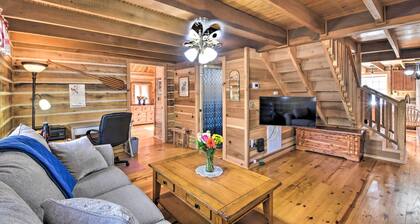 The Lake Place Cabin w/ Golf Cart & Free Kayaks!