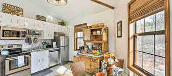 Picturesque Cottage in the Heart of Trenton!