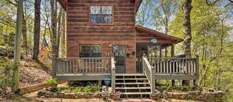 Cozy Hiawassee Cabin w/ Fire Pit & Mtn Views!