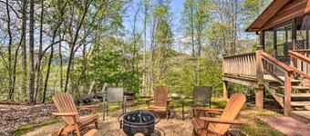 Cozy Hiawassee Cabin w/ Fire Pit & Mtn Views!
