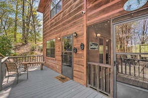 House (2 Bedrooms) | Interior - Cozy Hiawassee Cabin w/ Fire Pit & Mtn Views! (Hiawassee)