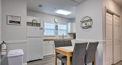 Downtown Ocean Springs Duplex w/ A/C 1 Mi to Beach