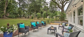 Walk to Dtwn Alpharetta: Modern Home w/ Fire Pit
