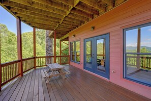 House (3 Bedrooms) | Interior - Hiawassee Vacation Rental: 1 Mi to Lake Chatuge! (Hiawassee)