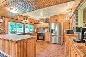 House (3 Bedrooms) | Interior - Pet Friendly Home w/ Hot Tub, Patio & Game Room! (Clayton)