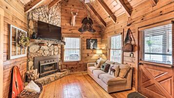 House (2 Bedrooms) | Front of property