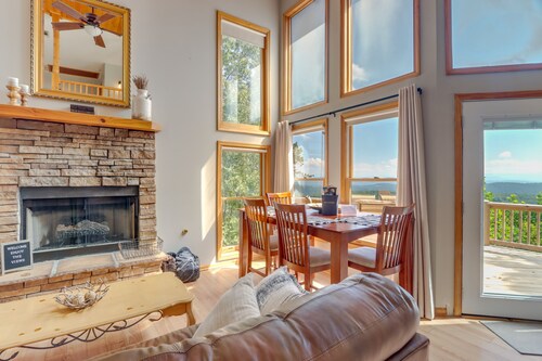 Scenic Talking Rock Creek Resort Home w/ Hot Tub