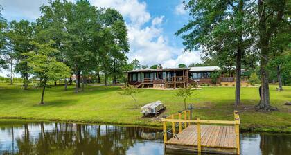 Relaxing Buena Vista Getaway w/ Lush Lake Views