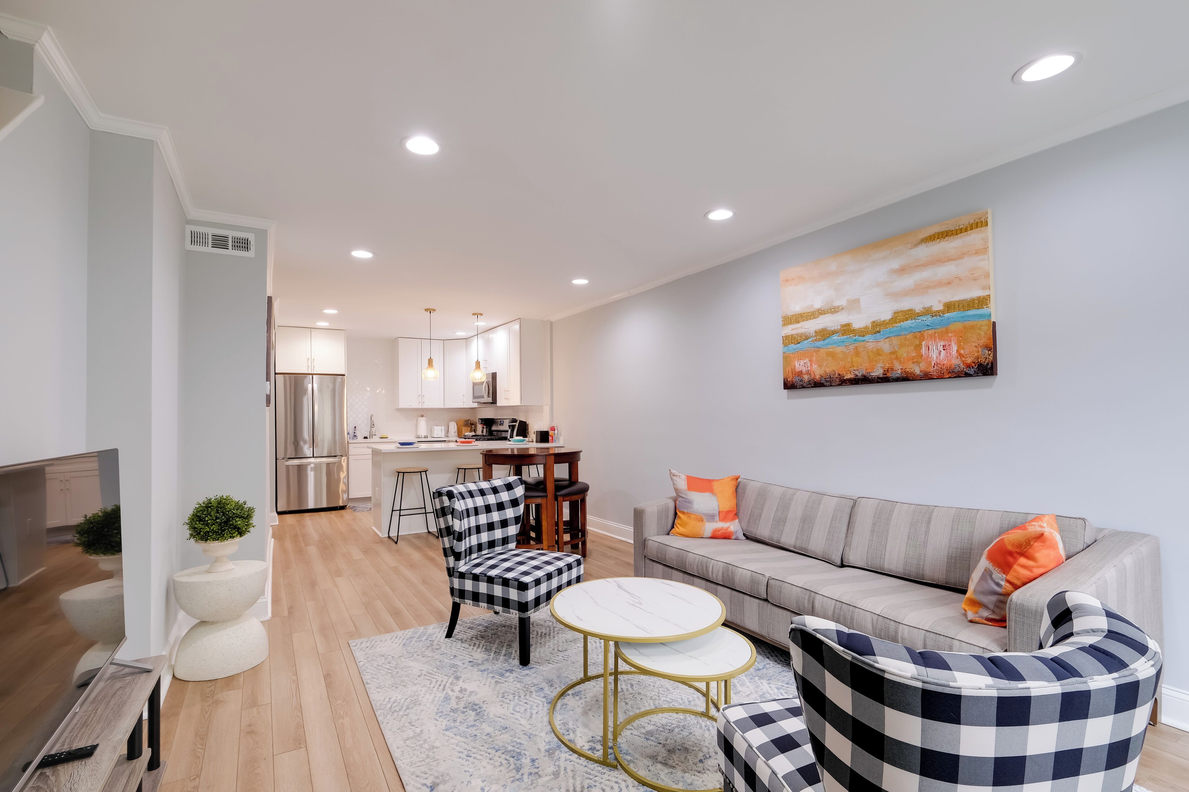 Apartment (3 Bedrooms) | Front of property