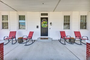 House (5 Bedrooms) | Interior