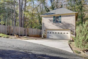 Interior - Stone Mountain Hideaway w/ Pool, Near Lake & Golf (Stone Mountain)