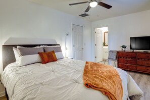 Apartment (1 Bedroom) | Interior - Stone Mountain Hideaway w/ Pool, Near Lake & Golf (Stone Mountain)