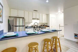 Apartment (1 Bedroom) | Interior - Stone Mountain Hideaway w/ Pool, Near Lake & Golf (Stone Mountain)