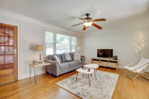 House (2 Bedrooms) | Interior