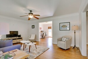 House (2 Bedrooms) | Interior