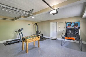 House (5 Bedrooms) | Interior