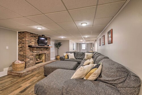 21 Mi to Atlanta: Getaway w/ Fire Pit!