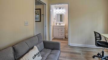 Cottage (2 Bedrooms) | Interior