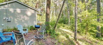 Cozy Demorest Cottage: Fire Pit & Porch