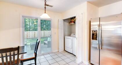 Atlanta Area Home w/ Yard ~ 2 Mi to Six Flags