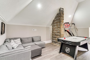 House (6 Bedrooms) | Interior - Spacious Athens Home ~ 1 Mi to Downtown! (Athens)