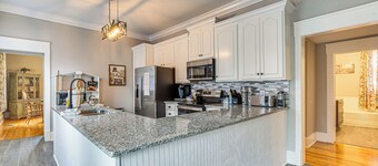 Spacious Athens Home ~ 1 Mi to Downtown!