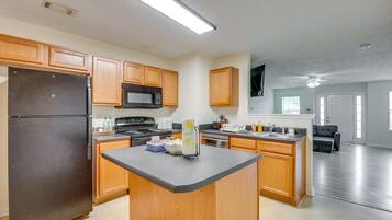 Apartemen (2 Bedrooms) | Dapur pribadi | Tisu