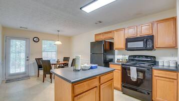 Apartemen (2 Bedrooms) | Dapur pribadi | Tisu