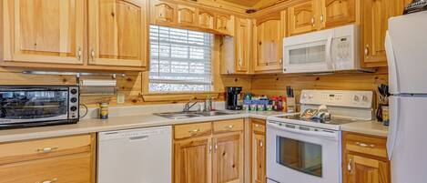 House (3 Bedrooms) | Interior