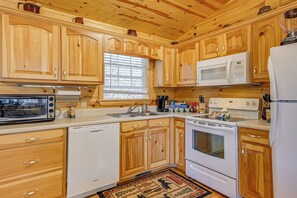 House (3 Bedrooms) | Interior - 8 Mi to Chattooga River: Pet-friendly Mtn Cabin (Clayton)